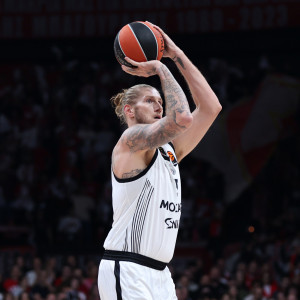 Οσετκόφσκι: «Πρέπει να ελπίζουμε ότι θα αστοχήσει ο Βεζένκοφ»