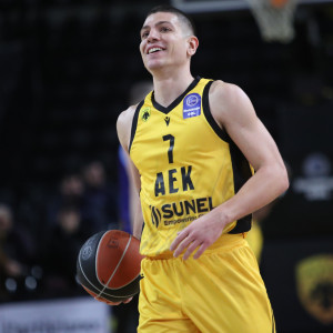 Δημήτρης Φλιώνης, ο παίκτης που κάνει όλη την ΑΕΚ να μοιάζει καλύτερη