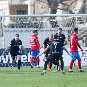 Ο Βαφέας με εκπληκτική κεφαλιά σημείωσε το 1-0 για την Καλαμάτα (video)