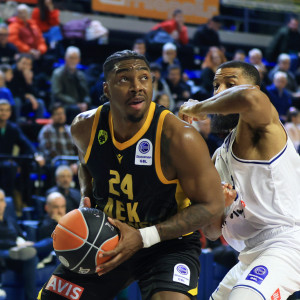 Ο «καυτός» Μπάρτλεϊ έσπασε το... μπλόκο της Καρδίτσας για την ΑΕΚ