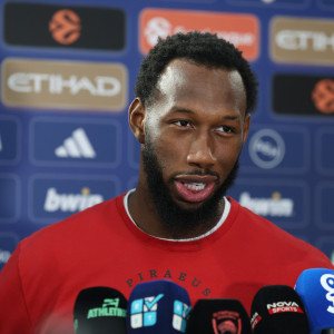 Χολ: «Να συνεχίσουμε να είμαστε η ίδια ομάδα στα τελευταία 3 παιχνίδια»