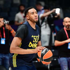 Πλήγμα για τη Φενέρ: Θλάση ο Κόλσον