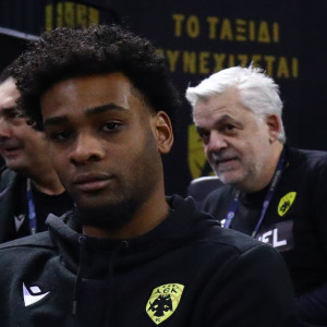 Η ώρα του Μπράουν: Μπαίνει στις προπονήσεις της ΑΕΚ αυτή τη βδομάδα