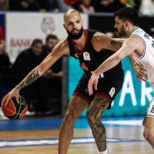 «Έσπασε» τα κοντέρ η επίθεση του Ολυμπιακού με season high κόντρα στην Καρδίτσα