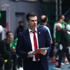 Βουρδέρης: «Έχουμε παίκτες που ήρθαν στην ομάδα και είναι γεννημένοι για τελικούς και κατακτήσεις»