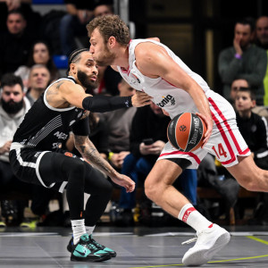 Απίθανος Βεζένκοφ κόντρα στην Παρτίζαν με 18 πόντους σε 18 λεπτά