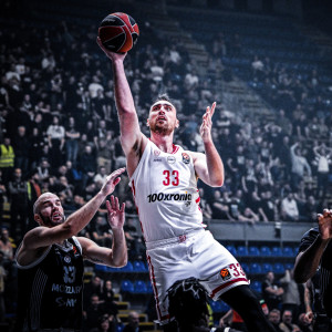 «Ερυθρόλευκη» παράσταση για ένα ρόλο, με σενάριο τα... προσεχώς