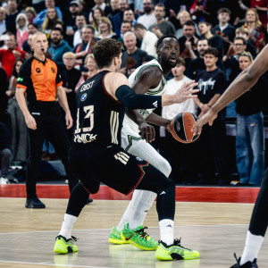 Ο Γκραντ έγινε... μόνος του αλλαγή - Αποχώρησε μετά την πτώση του στο παρκέ