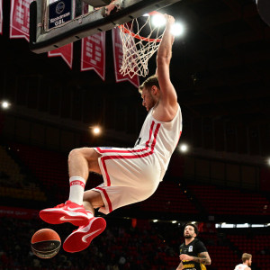 Νέα νίκη με 100άρα για τον αήττητο Ολυμπιακό στην GBL