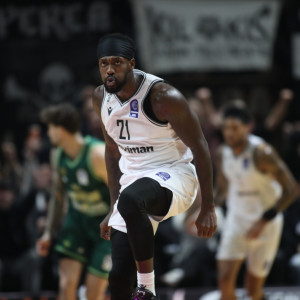 Το προσπέρασμα του ΠΑΟΚ με το απίθανο τρίποντο του Μπέβερλι (video)