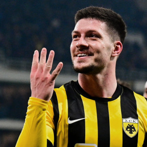 Αποθέωση Γιόβιτς στη Σερβία: «Βαδίζει προς τον Παρθενώνα των θρύλων της ΑΕΚ μαζί με τους Νικολαΐδη, Μπάγεβιτς, και Ριβάλντο»