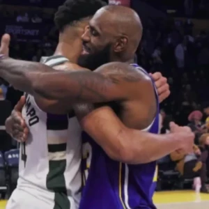 Η αγκαλιά του ΛεΜπρόν με τον Γιάννη (video)