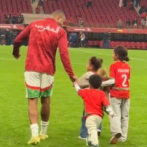 Ο «χαζομπαμπάς» Ελ Κααμπί πανηγύρισε την πρόκριση του Μαρόκου με τα παιδιά του (video)