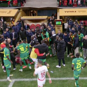 Απίστευτο σκηνικό: Οι παίκτες της Σενεγάλης αποχωρούν πριν τελειώσει ο τελικός - Ο Μανέ τους καλεί να επιστρέψουν (videos)