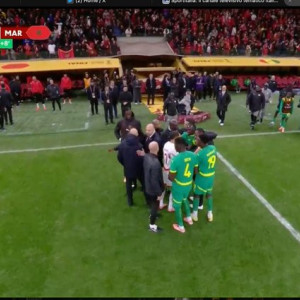 Απίστευτο σκηνικό: Οι παίκτες της Σενεγάλης αποχώρησαν πριν τελειώσει το παιχνίδι και ο Μανέ τους παρακαλούσε να επιστρέψουν