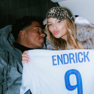 Ο Έντρικ σκόραρε στο ντεμπούτο του με τη Λιόν και αφιέρωσε το γκολ του στη σέξι σύζυγο του (photo)