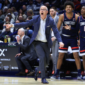 «Γ@μ@μενοι μ@λ@κες»: Προπονητής αντιμέτωπος με αποκλεισμό σεζόν επειδή έβρισε τους διαιτητές