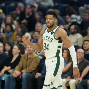 Οι Μπακς πέρασαν από το Λος Άντζελες με σπουδαίο Γιάννη