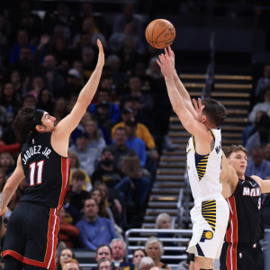 «Πάρτι» των Χόρνετς με +55, πέρασαν από τη Βοστόνη οι Σπερς