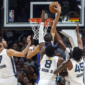 «Ένα από τα καλύτερα καρφώματά του που έχω δει»: Ο Άντονι Μπλακ χάρισε το κάρφωμα της χρονιάς στο Βερολίνο