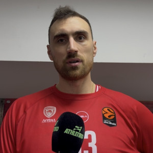 Ο Νίκολα Μιλουτίνοβ στο Athletiko: «Βελτιώνουμε το παιχνίδι μας, όλα είναι ρευστά»