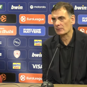 Μπαρτζώκας: «Ο Τζόουνς θα παίξει την Κυριακή - Να πω ένα "ευχαριστώ" στους προέδρους»