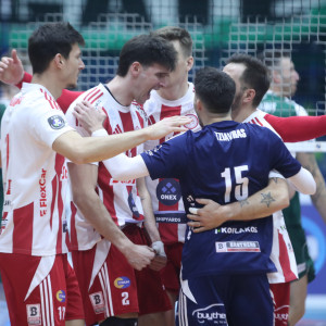 Ο Ολυμπιακός σε τρομερή ανατροπή κέρδισε 3-2 σετ τον Παναθηναϊκό και κατέκτησε και το Super Cup!