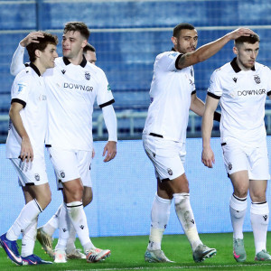 Χόρευε στη βροχή ο ΠΑΟΚ και με «μαγεία» Κωνσταντέλια, Ζαφείρη πέρασε άνετα από το Αγρίνιο