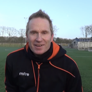 Η Άρσεναλ προσέλαβε πρώην προπονητή της Λίβερπουλ που «άλλαξε εντελώς το ποδόσφαιρο»