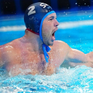 Στην τετράδα οι Σέρβοι - Νίκησαν τους Ούγγρους στην ασφυκτικά γεμάτη Belgrade Arena