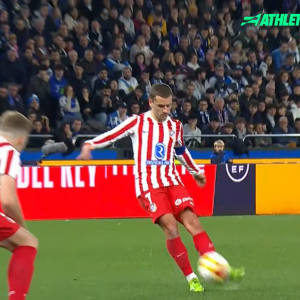 Η γκολάρα του Γκριεζμάν με απευθείας φάουλ που χάρισε τη πρόκριση στην Ατλέτικο Μαδρίτης (video)