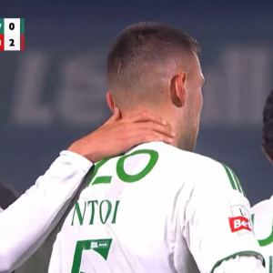 Αυτογκόλ για... όσκαρ από τον Ανδρέα Ντόι - Τον παρηγορούσαν οι συμπαίκτες του (video)