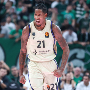 Έτοιμος ο Κλάιμπερν: Ταξίδεψε για Ελλάδα και παίζει με Ολυμπιακό