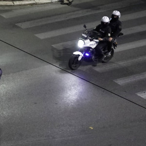 Σοκαριστική υπόθεση: Μπούκαραν με καλάσνικοφ σε σπίτι γνωστού Ελληνα προπονητή - Επιασαν όμηρο τον γιο του που έπαιξε στον Παναθηναικό!