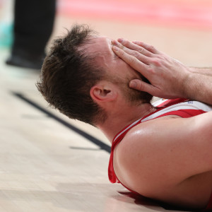 Ανησυχία στον Ολυμπιακό για Μιλουτίνοφ - Τι είπε ο Μπαρτζώκας