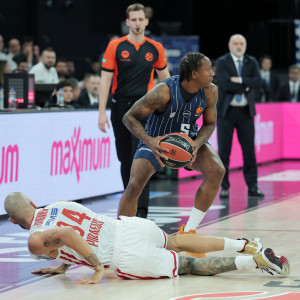 Τι έκανε ο Σέιμπεν Λι στο πρώτο του παιχνίδι ως αντίπαλος του Ολυμπιακού