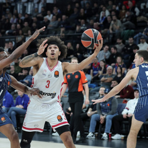 Πρώτη νίκη στην έδρα της Αναντολού Εφές μετά από 8 ήττες για τον Ολυμπιακό