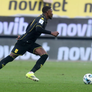 Ο πρώτος έλεγχος στο ντεμπούτο του Χόνγκλα στην ενδεκάδα