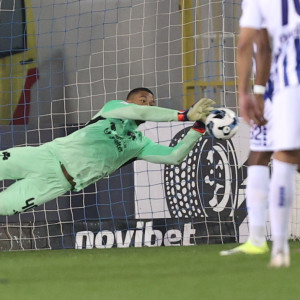 Ο Λαφόν έπιασε το πέναλτι του Μίχορλ με εξαιρετική απόκρουση (video)