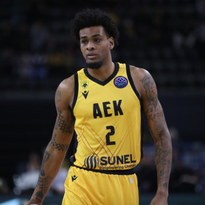 Ο Γκρεγκ Μπράουν στο Athletiko: «Το ντεμπούτο που ονειρεύτηκα από τότε που ήρθα στην AEK»