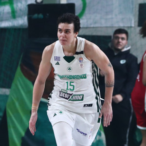 Πραγματική αρχηγός: Η Σπανού δεν βγήκε ούτε για μισό δευτερόλεπτο από το παρκέ (videos)