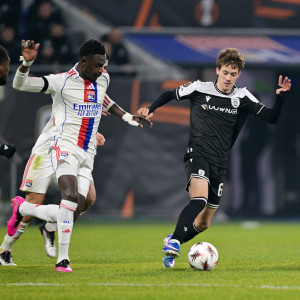 Ο Κωνσταντέλιας αποβλήθηκε και χάνει το πρώτο ματς των playoffs του Europa League