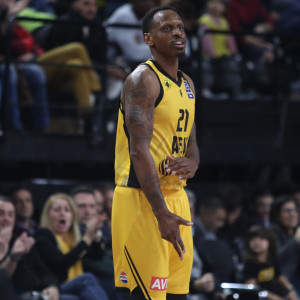 Ο Νάναλι της έδωσε την... σπίθα, η ΑΕΚ «καθάρισε» και τον Κολοσσό