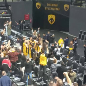 Ομάδα και κόσμος... ένα στην ΑΕΚ μετά τη νίκη επί του Κολοσσού (video)