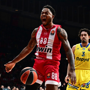 Ο «δυναμίτης» Τζόουνς έφτασε στο ΣΕΦ και έκανε ντεμπούτο στην EuroLeague με τον Ολυμπιακό