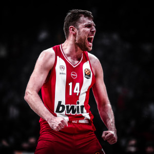 Μόνο οι 100άρες (πλέον) δεν του αρκούν