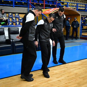 Πρόβλημα στο γήπεδο του Περιστερίου λόγω βροχόπτωσης - Στον «αέρα» το ματς με τη Σαραγόσα