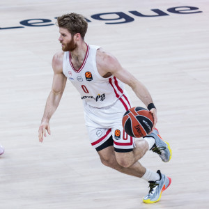 Οι «κατάρες» είναι για να σπάνε και οι διαφορές για να μην χάνονται