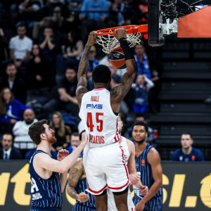 Χολ: «Να σταματήσουμε να βγαίνουμε χαλαροί στο δεύτερο ημίχρονο»