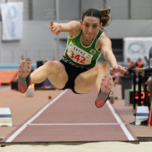 Η Μητροπούλου, νέα προσθήκη στο γκρουπ Πομάσκι, σημείωσε πανελλήνιο ρεκόρ νεανίδων στο μήκος